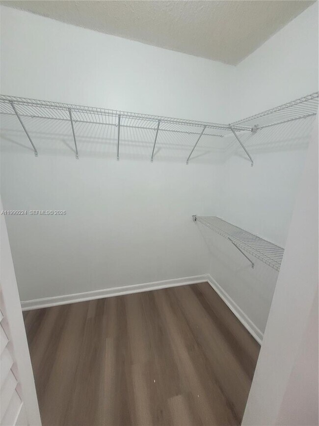 Photo - 10773 Cleary Blvd Unidad 203