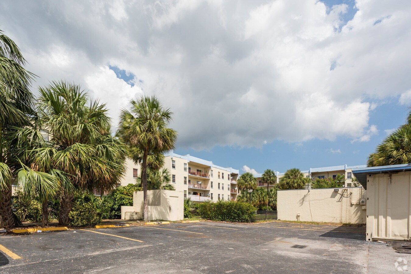 Photo - Granada Gardens