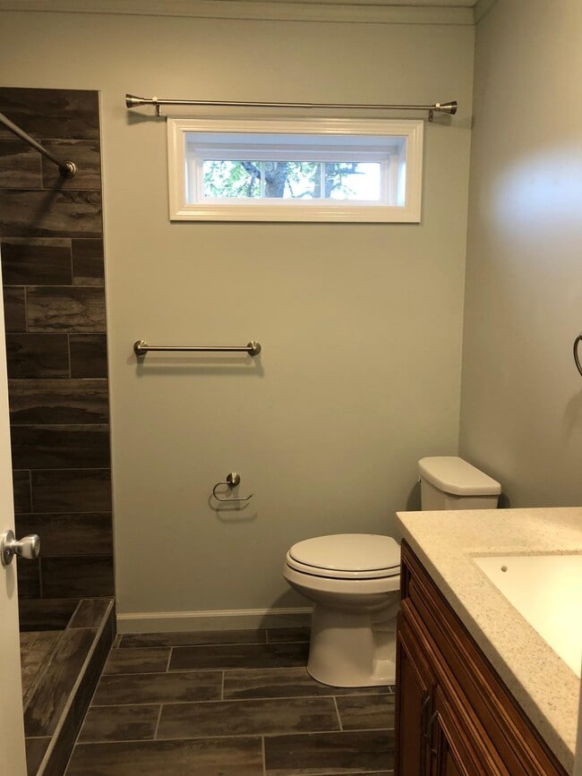 Photo - 1407 Poplar St