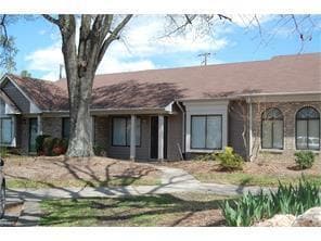 Building Photo - Ready to move in!