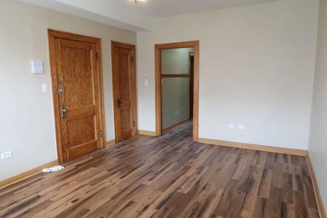 Photo - 4446 W Walton St Unidad Bsmt