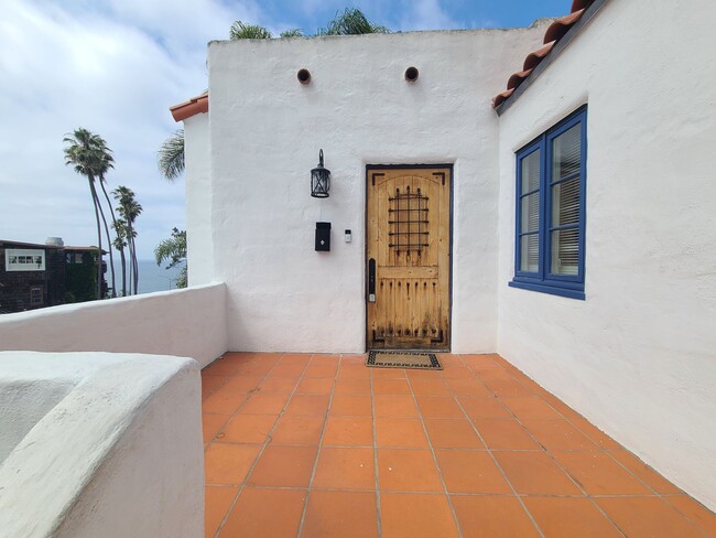 Charming 2 Bed 1 bath "monthly rental" in ... - Charming 2 Bed 1 bath "monthly rental" in ...