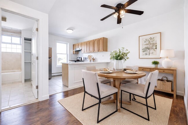 Building Photo - 145 Halladay St Unit 2