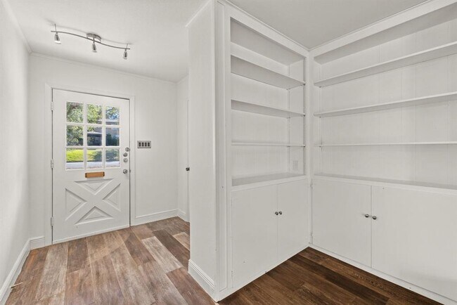 Photo - 2326 Hartford Rd