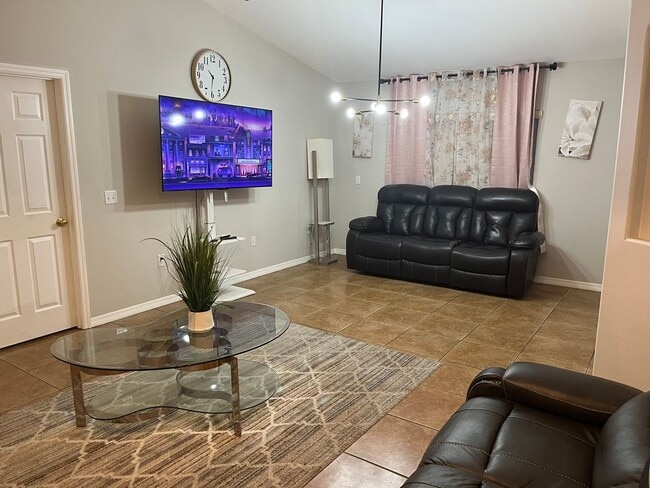 Photo - 528 Anise Ct