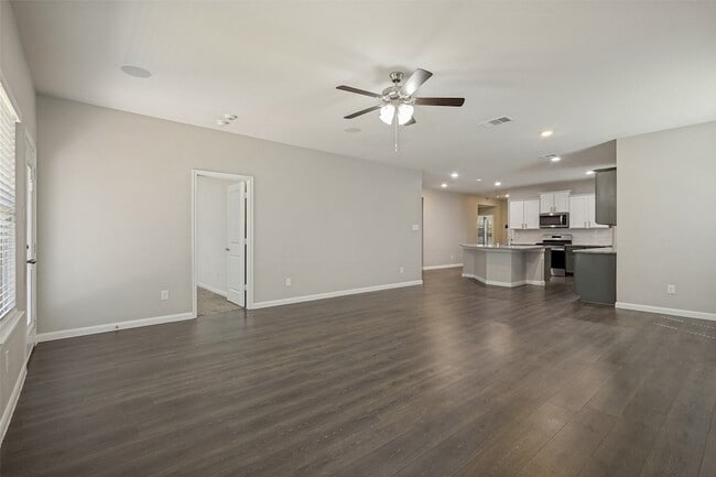 Photo - 707 Range Dr