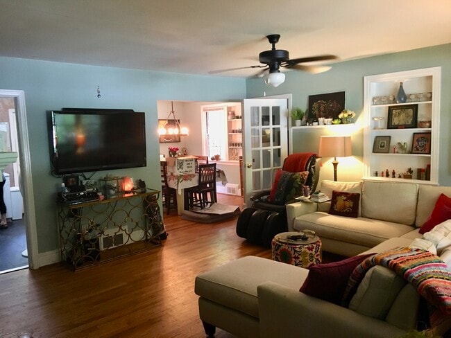 Photo - 410 Pineneedle Rd