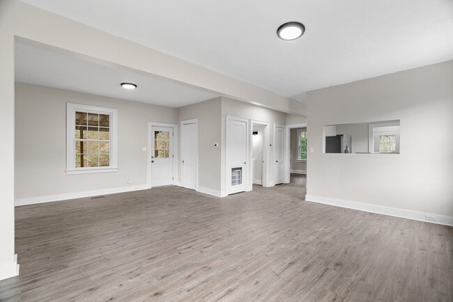 Photo - 3515 Greenway Dr