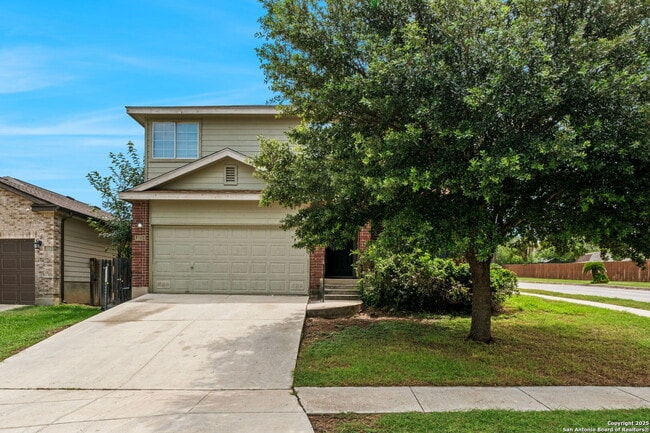 Photo - 670 Rattler Blf House