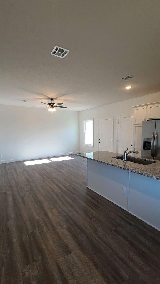 Photo - Newer Home ready for rent!