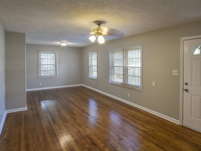 Photo - NEWLY UPDATED 3 bed, 1.5 bath home.