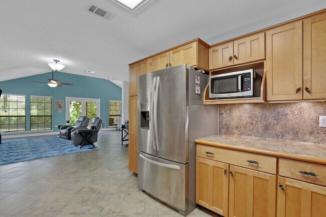 140 Elm Dr