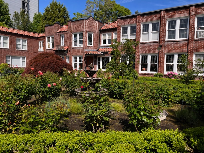 Photo - Rosegate