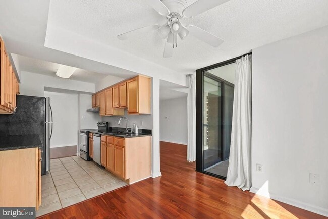 Photo - 4500 S Four Mile Run Dr Unit 413