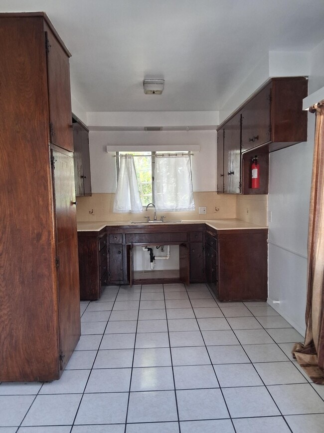 Photo - 418 E Tamarack Ave Unit 0