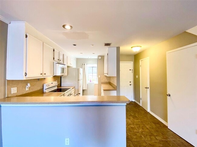 Photo - 1804 Capital Pkwy