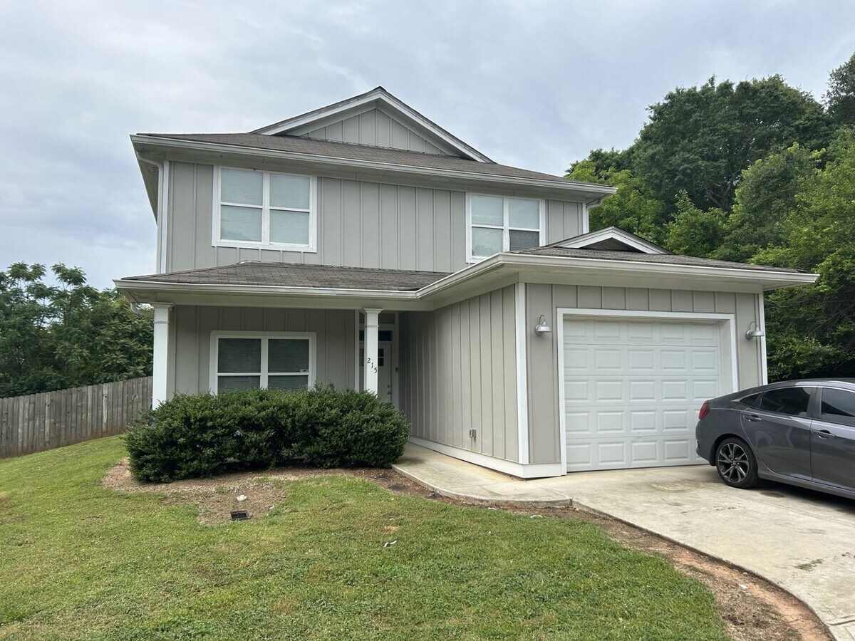 PRE-LEASING FOR AUGUST 2025! - PRE-LEASING FOR AUGUST 2025! House