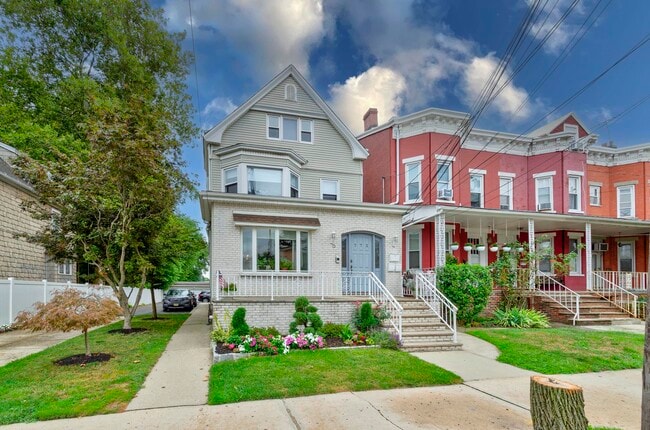Photo - 772 Avenue C Unit 3