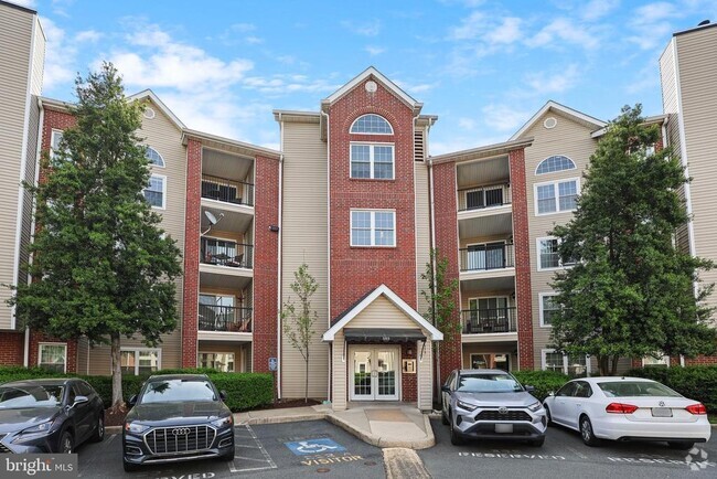 Building Photo - 3313 Wyndham Cir Unit 4211 Rental
