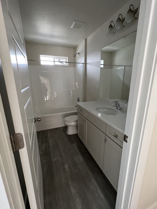Photo - 1338 W Quailhill Rd