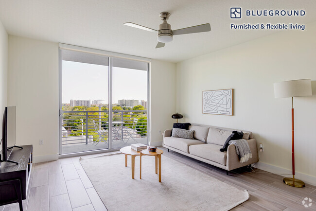 Building Photo - 1000 NW 7th St Unit FL6-ID144 Rental