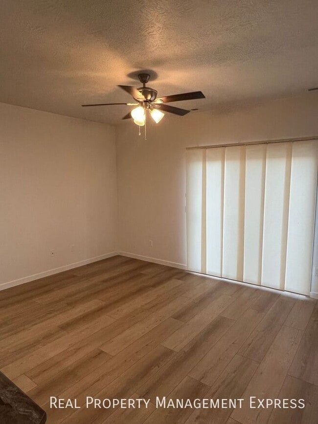 Photo - Stylish 1 Bed 1.5 Bath Townhome