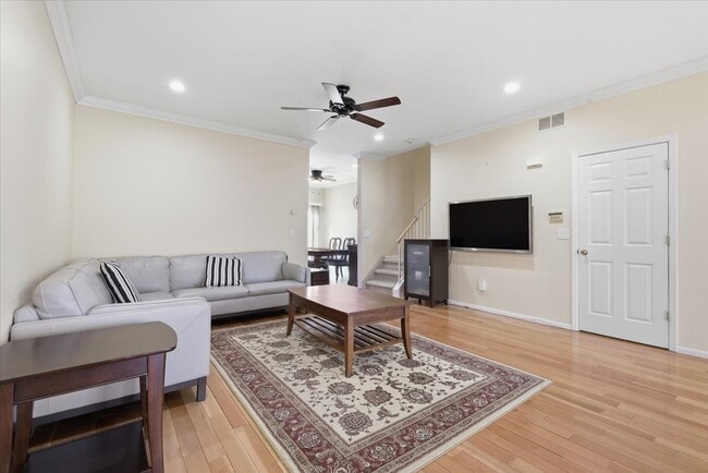 Photo - 203 Tallwood Ln