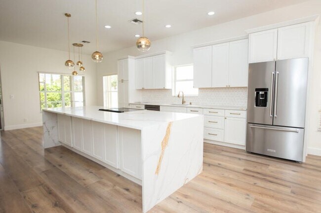 Photo - 10881 La Salinas Cir