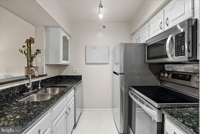 Photo - 3311 Wyndham Cir Unit 4200