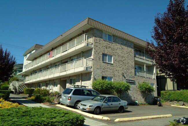 Photo - Marguerite Apts