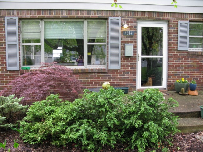 Photo - 5614 Rosslyn Ave