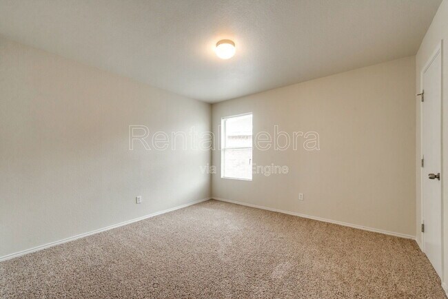 Photo - 1309 Hazelnut Dr