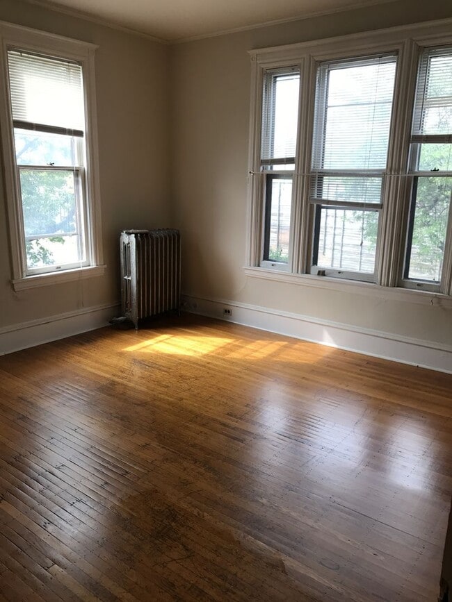 Photo - Precious 5 Bedroom 2 Bathroom Home in Sout...