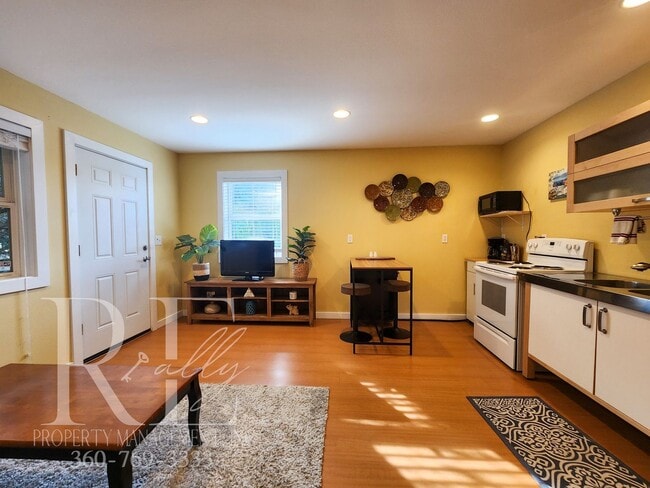 Building Photo - Furnished Poulsbo 1BR with Water Views + F... Unit ADU