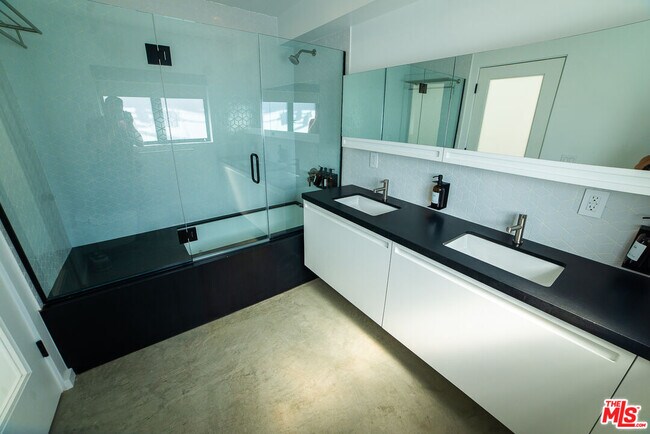 Photo - 14 Brooks Ave Unit 8