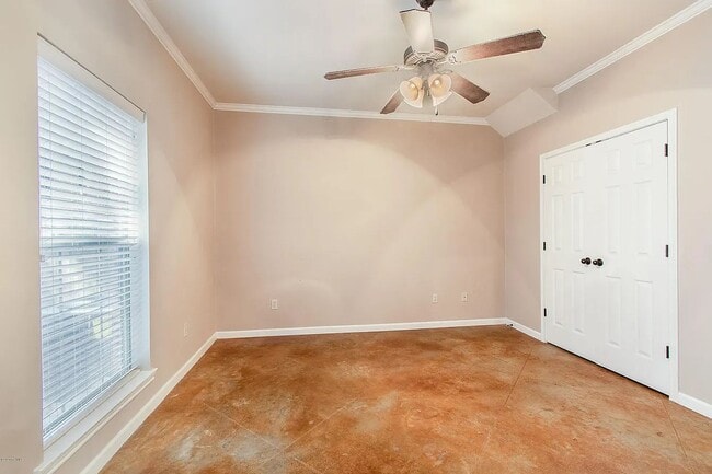 120 Deraney Ln