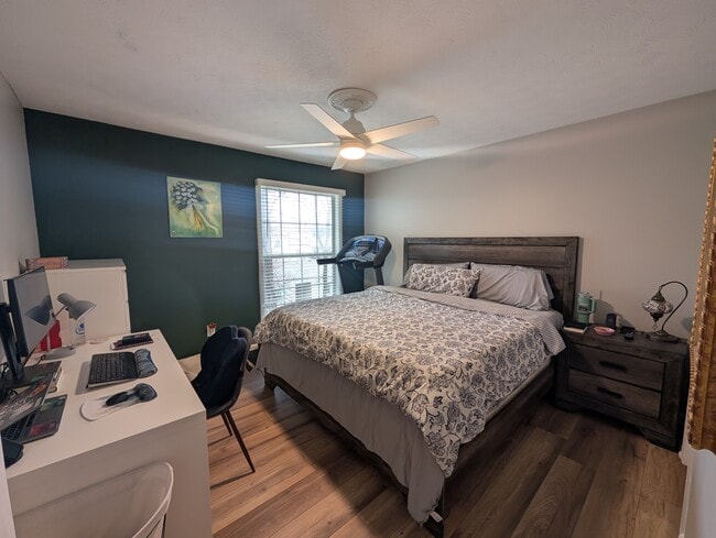 Bedroom (furnitures not included, staging purpose only) - 3140 7 Pines Ct NW Unit 302