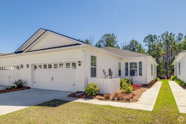Building Photo - Luxury & Maintenance Free Living in Savann... Rental