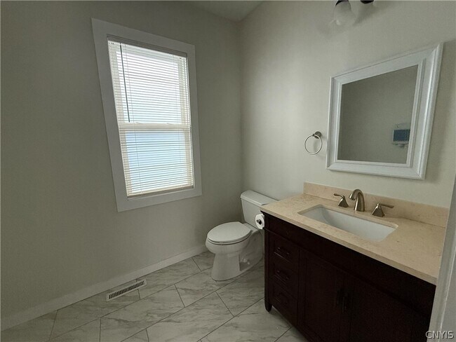 Photo - 610 N Mcbride St