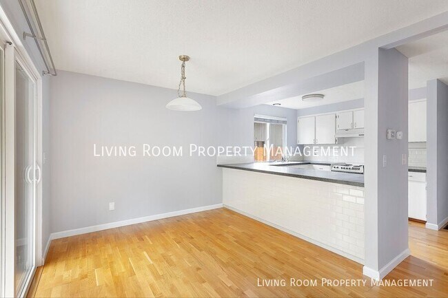 Photo - 12233 SE River Rd