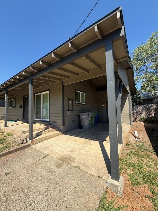 Photo - Large Brand New Remodeled 1 Bedroom unit with Washer Dryer Hookups - MUST SEE!!! Unit 835