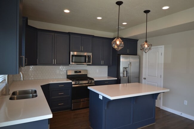 Photo - Gorgeous 4 Bed 3 Bath Townhouse in Riverton!