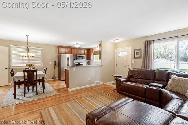 Photo - 3818 Edgeland Ave