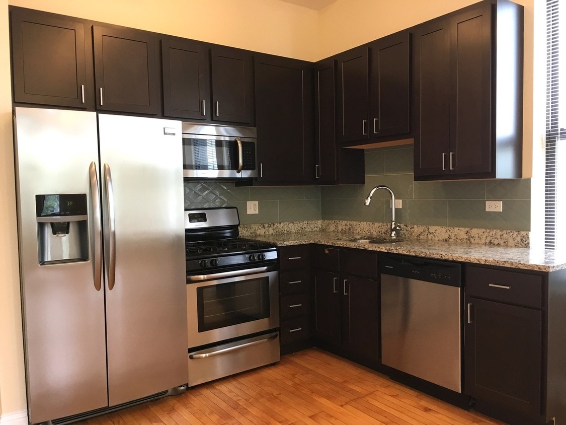 Photo - 4053 N Leavitt St (Chicago, IL)