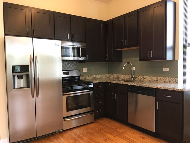 Photo - 4053 N Leavitt St Apartments Unit 1