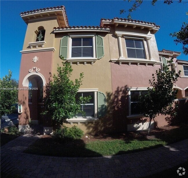 Building Photo - 700 SW 106th Ave Unit 2007 Rental