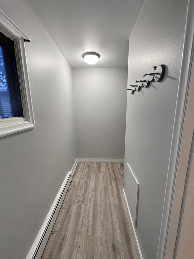 Photo - 302 E Walnut St Unidad Apt C