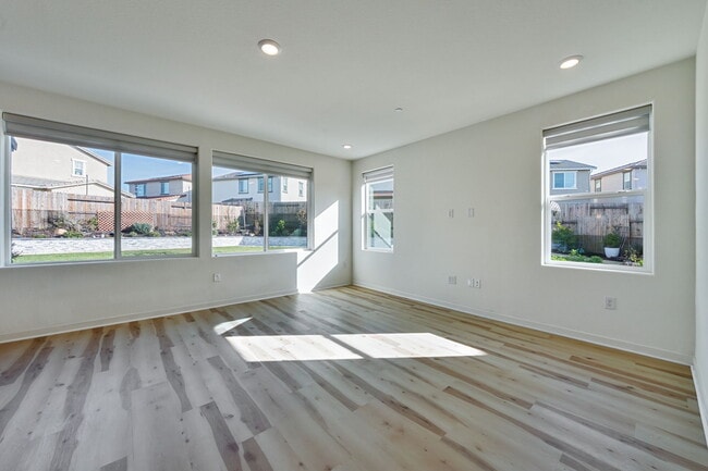 Photo - 4522 Drowsy Water Way