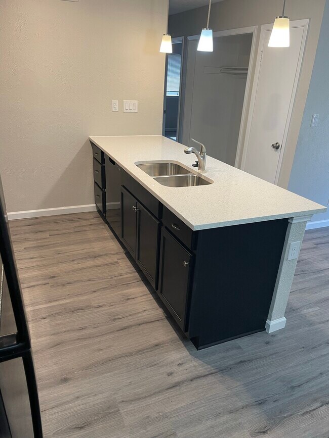 Photo - 540 Bluebird Ln Townhome