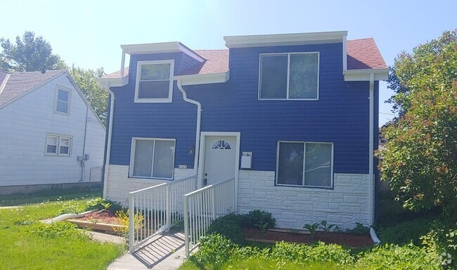 Building Photo - 6725 W Harrison Ave Rental